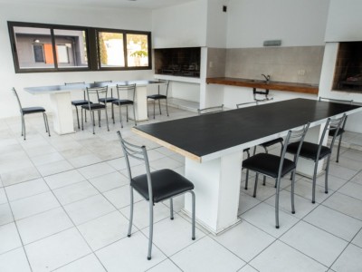 VENTA DEPARTAMENTO 2 DORMITORIOS CON PILETA COCHERA